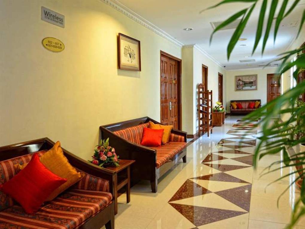 Holiday Villa Hotel City Centre Phnom Penh Exterior photo